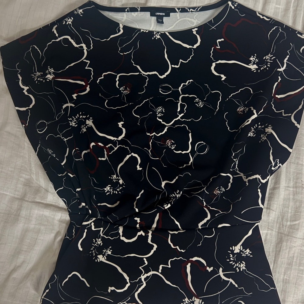 Express Navy Floral Cap-Sleeve Tunic with White and Burgundy Accents